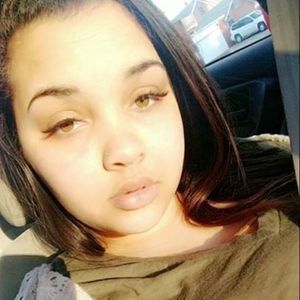 Meet your Posher, Caitlin